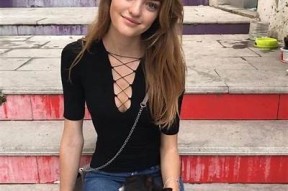 麻豆文化传媒女模特：展现无与伦比魅力与时尚风采的专业模特团队