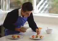 麻豆映像传媒辰辰：探索影视新视角与创意表达
