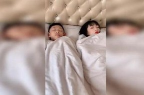 麻豆传媒：爸妈不在家为什么让人感到自由与放松？